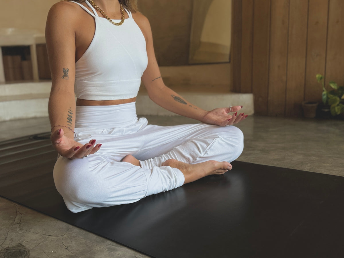 ESSENCE YOGA PANTS